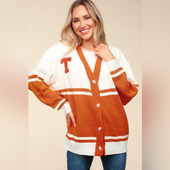 Cardigan button down v neck in roya blue - Picture 4 of 10